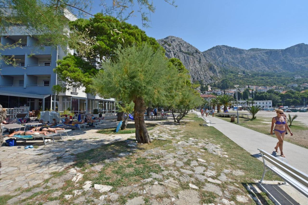 Apartment And Rooms Tatjana Omiš Exterior foto