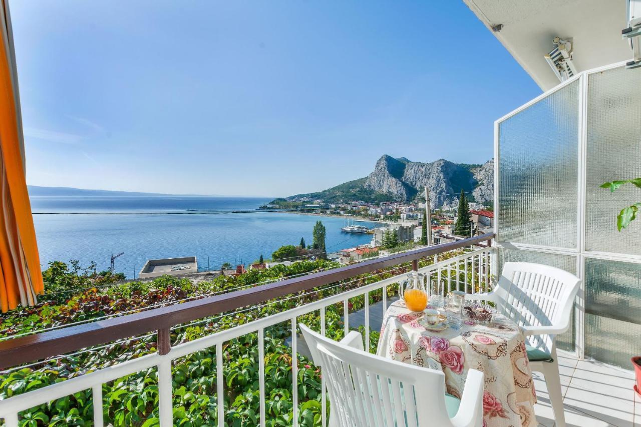 Apartment And Rooms Tatjana Omiš Exterior foto